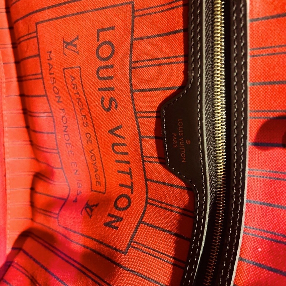 Louis Vuitton Neverfull purchased 2022/2023 w/receipt. - Picture 4 of 6